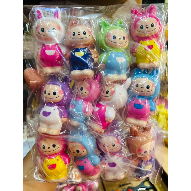 พวงกุญแจ12บาท🐰สกุชชี่ ขนาด3นิ้ว🧸นุ่มๆหอมๆ💛มาใหม่น่ารัก🩷แพค12ชิ้นคละสี❤️เฉลี่ย15บาท