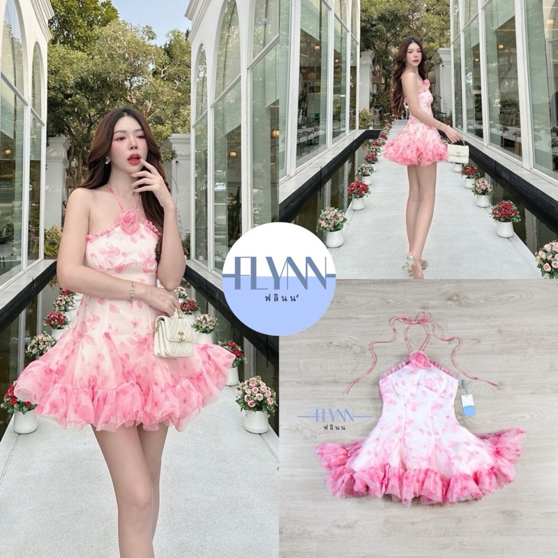 เดรสคล้องคอพิมพ์ลายชมพูขาวหวานเวอร์ ดีเทลอลังการ ตัวอกแต่งจับจีบมีเข็มกลัดดอกไม้ผ้าตัว