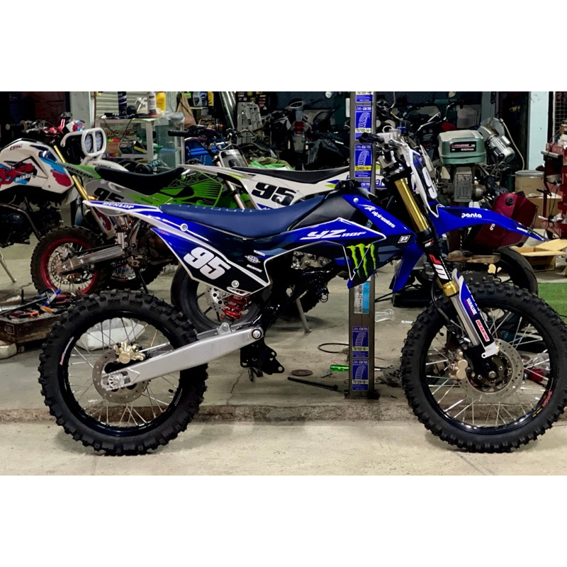 ชุดสีcrf110พร้อมถังเบาะ สติ๊กเกอร์crf110อย่างดีใช้สำหรับติดรถโดยเฉพาะเคลือบกันน้ำกันรอย