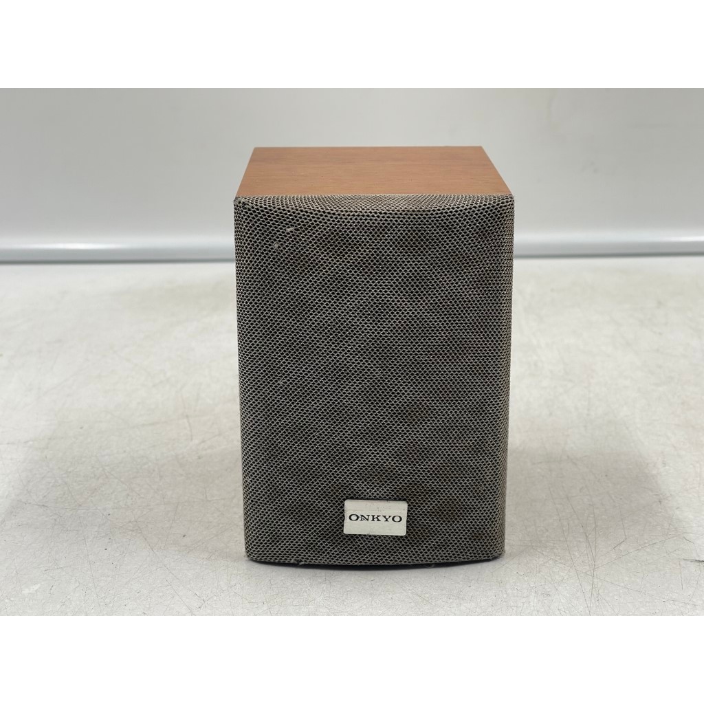 AW25 ลำโพง 1 ลูก มือสองญี่ปุ่น (609) ONKYO D-L1X 30W 6 โอห์ม Woofer 2.5 นิ้ว Size ตู้ 9.5x9x9.5CM ฝา