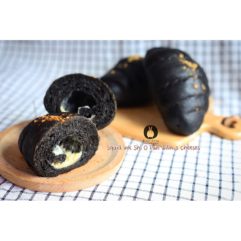 Squid Ink ShiOpan with 3 cheeses