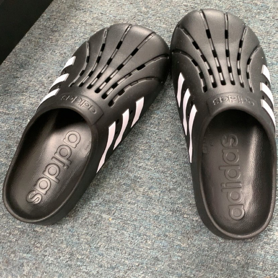 Adidas Adilette Clogs รองเท้าแตะ รองเท้าใส่ในบ้าน กันน้ํา แบบนิ่ม สําหรับผู้ชาย และผู้หญิง