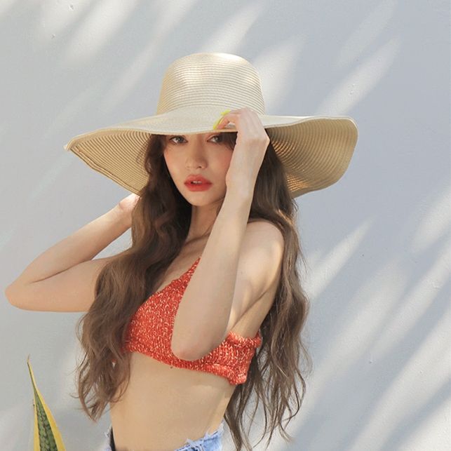 หมวกสานปีกกว้างใส่กันแดดได้ดีมาก สามารถพับปีกขึ้นได้ตามใจชอบ C050