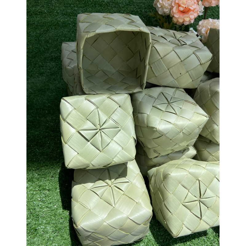 กล่องข้าวใบตาลสี่เหลี่ยมขนาด6x6ซม.ใบเล็กเหมาะกับร้านอาหาร