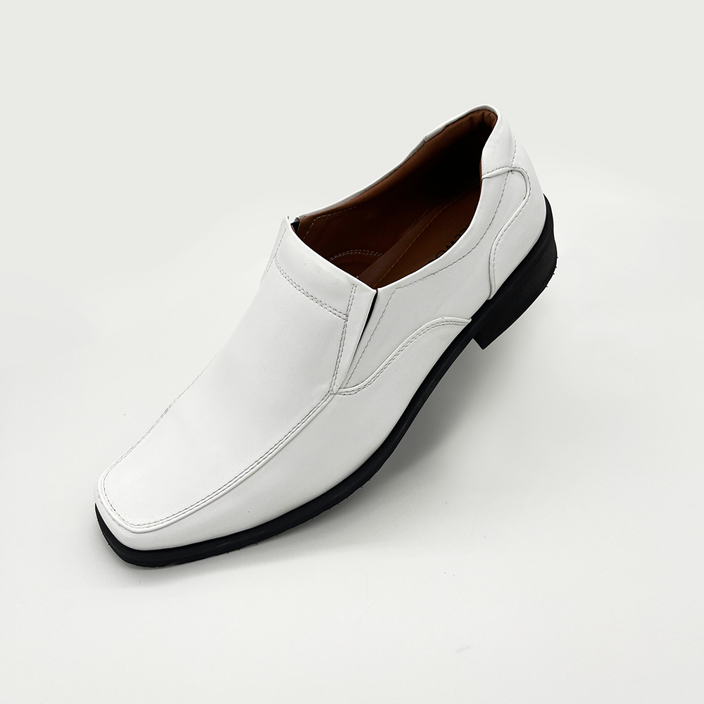 FREEWOOD BUSINESS SHOES รองเท้าคัทชูผู้ชาย หนังแท้ รุ่น 58-402 สีขาว ( WHITE )