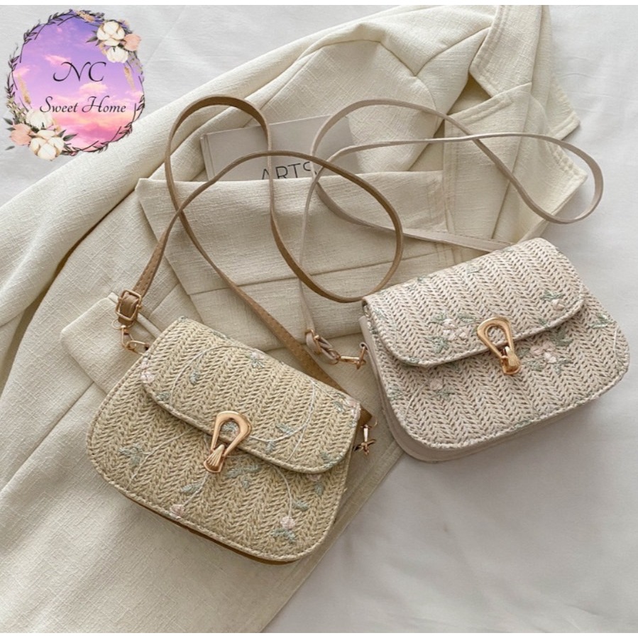 🔥พร้อมส่ง🔥  กระเป๋าสานสะพายไหล่ลำลองปักสายเชอร์รี่ ดอกไม้ น่ารัก ทันสมัย  กระเป๋าสะพายข้างผู้หญิง