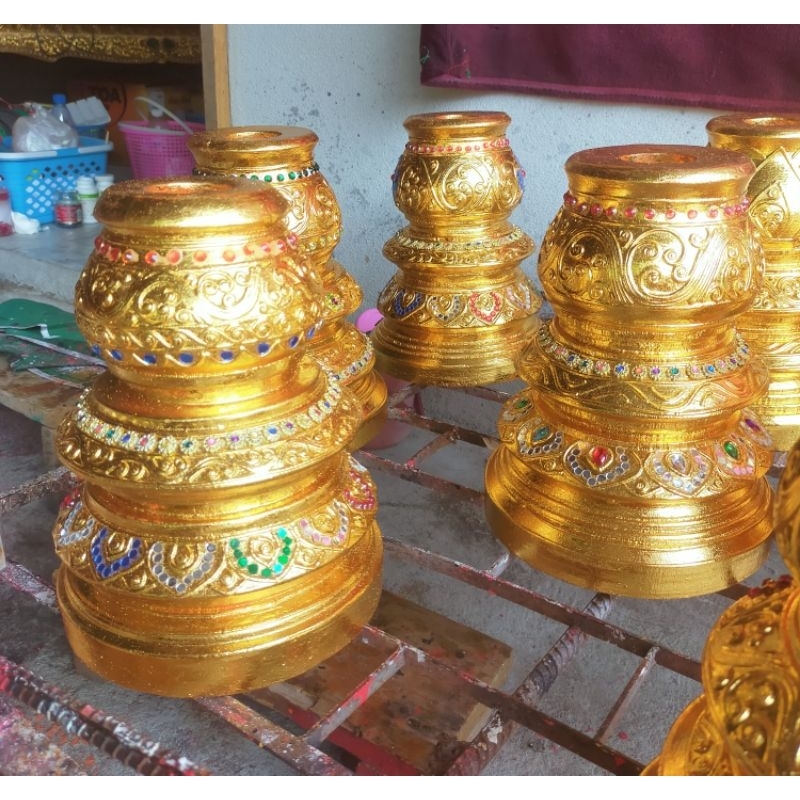 ฐานตาลปัตรหรือตุ้ม ปิดทอง