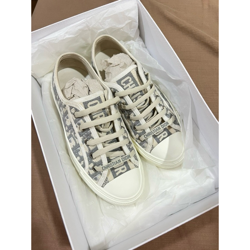 Dior Sneakers รองเท้าสนีกเกอร์ Walk'n'Dior  ผ้าฝ้ายปักลาย Dior Oblique สีสโตนเกรย์
