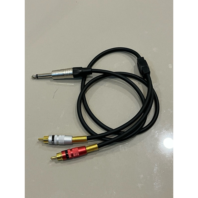 สายy-TR1-RCA2ทำจากสายชีลสเตอริโอยี่ห้อDynacomช่วงyจากโรงงาน หัวของmitsumi