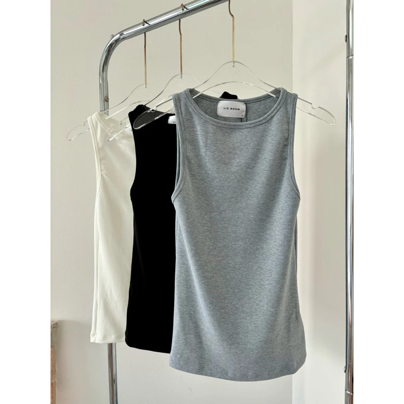 Acacia Tank | เสื้อแขนกุดเรียบหรู เนื้อผ้านิ่ม ทรงเข้ารูป ใส่ง่ายได้ทุกวัน