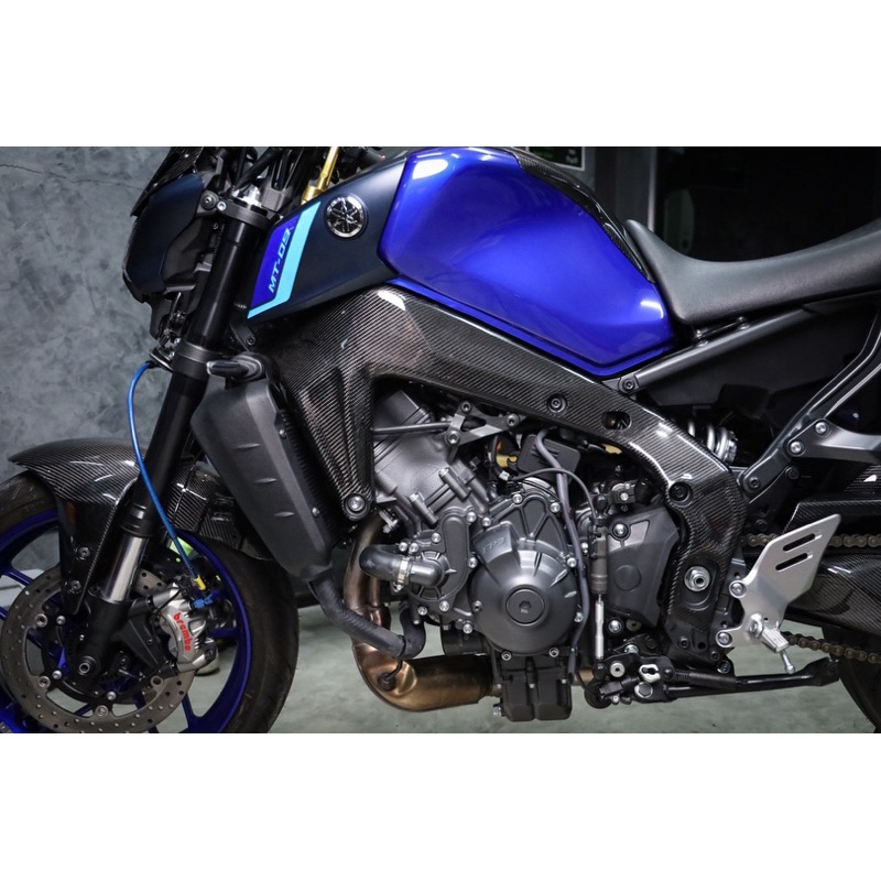 ครอบเฟรมเพียวคาร์บอน mt09 gen3