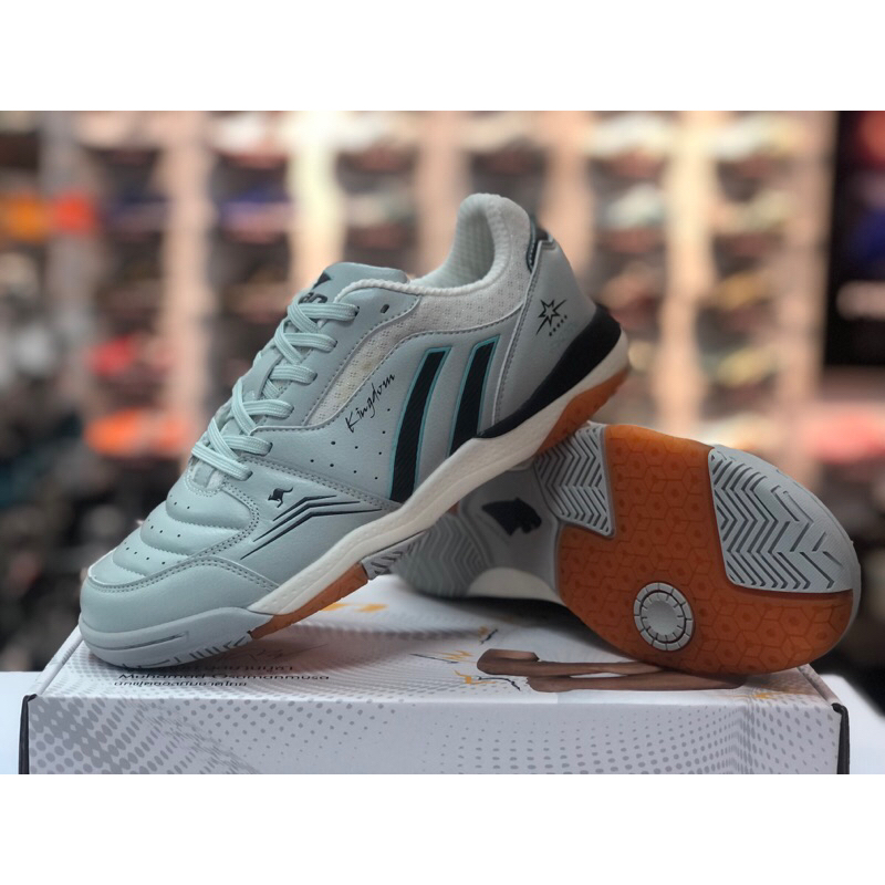 ( สินค้าลิขสิทธิ์แท้ 100 % ) Pfs2k2 รองเท้าฟุตซอล Pan kingdom ตัวท๊อป