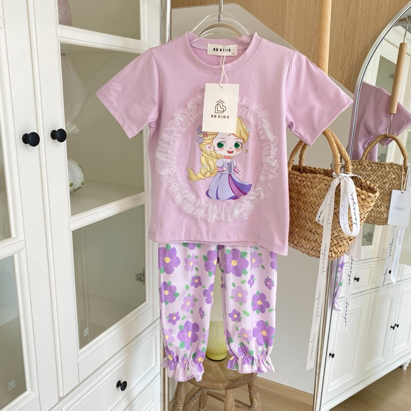 ชุดเซ็ท 2 ชิ้น ลายเจ้าหญิง + กางเกงขาจั๊มลายดอก - รูปที่ 2