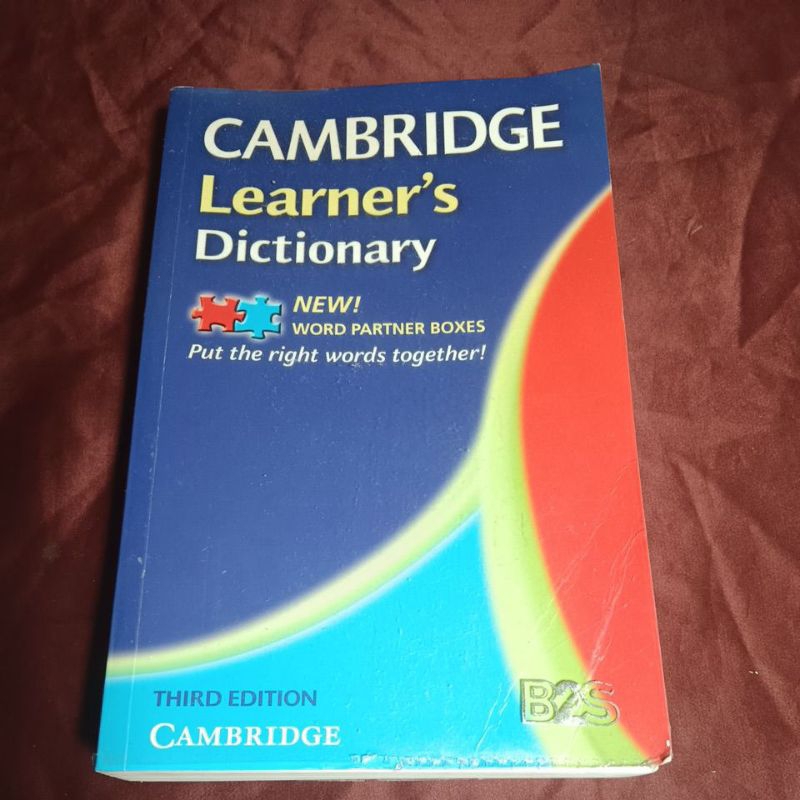 CAMBRIDGE Learner's Dictionary มีเขียนชื่อ