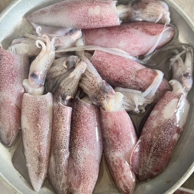 หมึกกล้วยไข่ ไซส์20-30ตัว/โล แบ่งขายกล่องละ500 กรัมและ1กิโลกรัมมีประมาณ10-15ตัวต่อกล่อง - รูปที่ 4