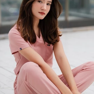 REKA SCRUBS - เสื้อคอวี สี BlushPink - MOTIF (ชุดสครับแพทย์ พยาบาล พร้อมปักชื่อ)