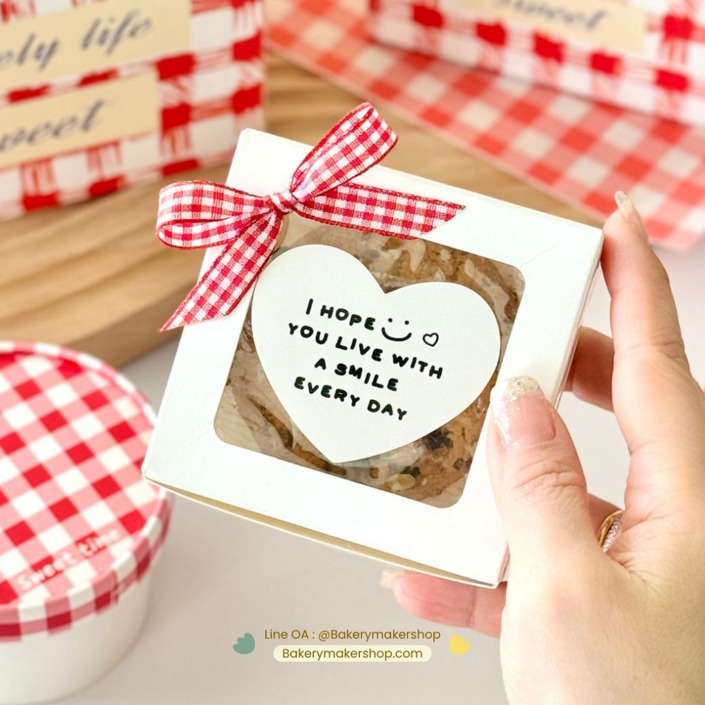 กล่องบราวนี่ 8 x 8 ซม. แพค 20 ใบ กล่องกระดาษ เจาะหน้าต่าง ขาว / น้ำตาลคราฟท์ ไม่รวมโบว์และสติกเกอร์ คุ๊กกี้