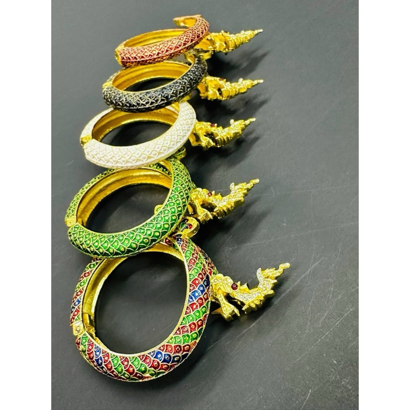 กำไลพญานาคลายสวยๆ งานละเอียดใช้ในงานโอกาสต่างๆ ราคาต่อวง(สินค้ามีพร้อมส่ง)
