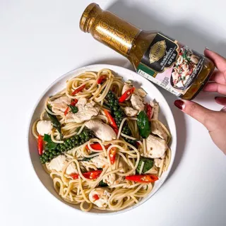บายศรี ซอสผัดขี้เมา 300 มล. / BYSRI Thai Spicy Stir Fry Sauce 300 ml.