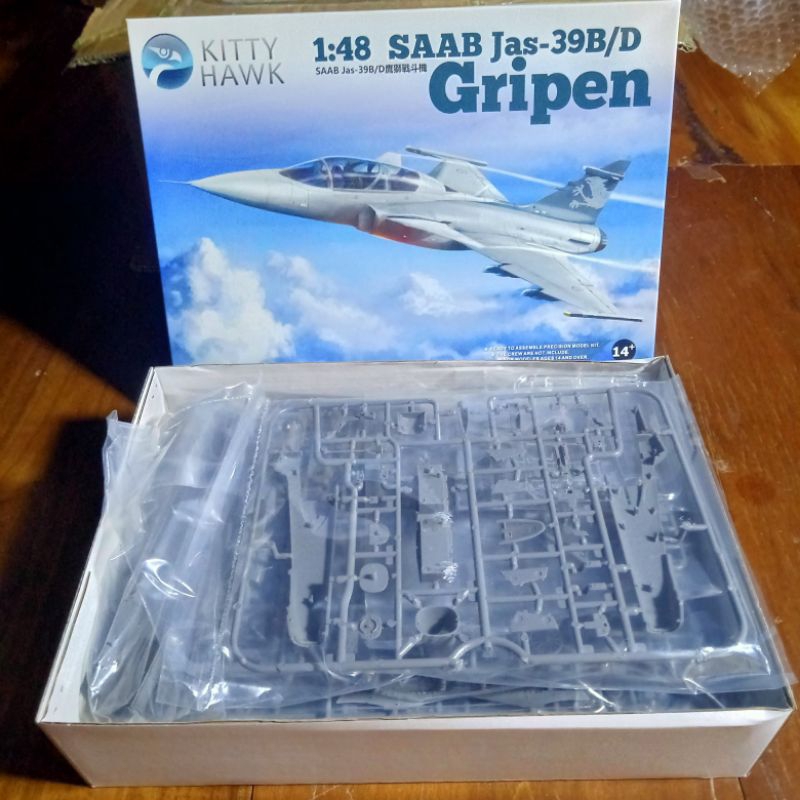 Kitty hawk 1/48 Gripen jas-39B/D รุ่น2ที่นั่ง ทำตัวไทยได้ตรง