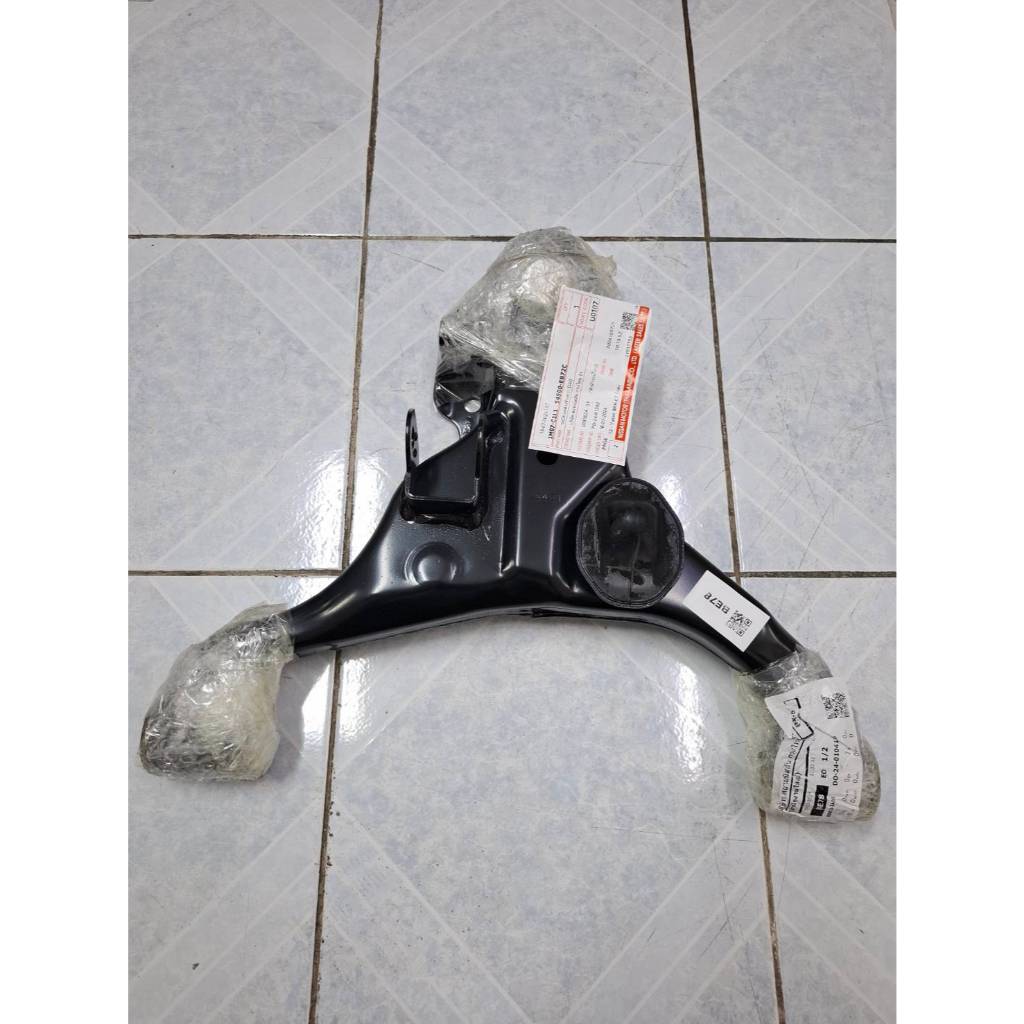 ชุดปีกนกตัวล่างขวา สำหรับ KC , DC NISSAN NAVARA CALIBRE D40 54500-EB72C
