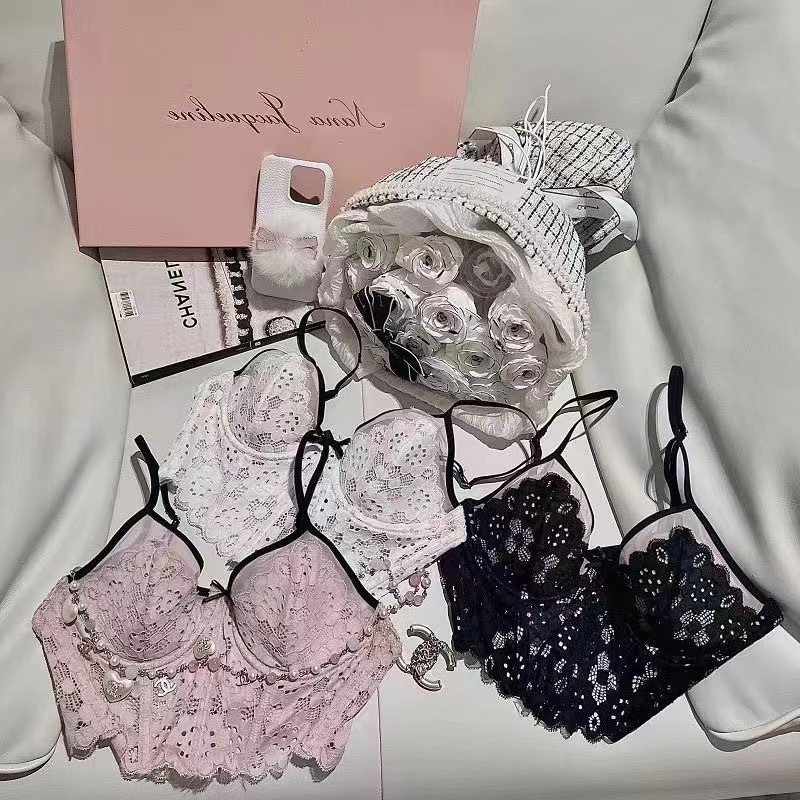 บราลูกไม้ สายปรับได้ มีไซส์ให้เลือก รุ่น B01 - Mesa Closet