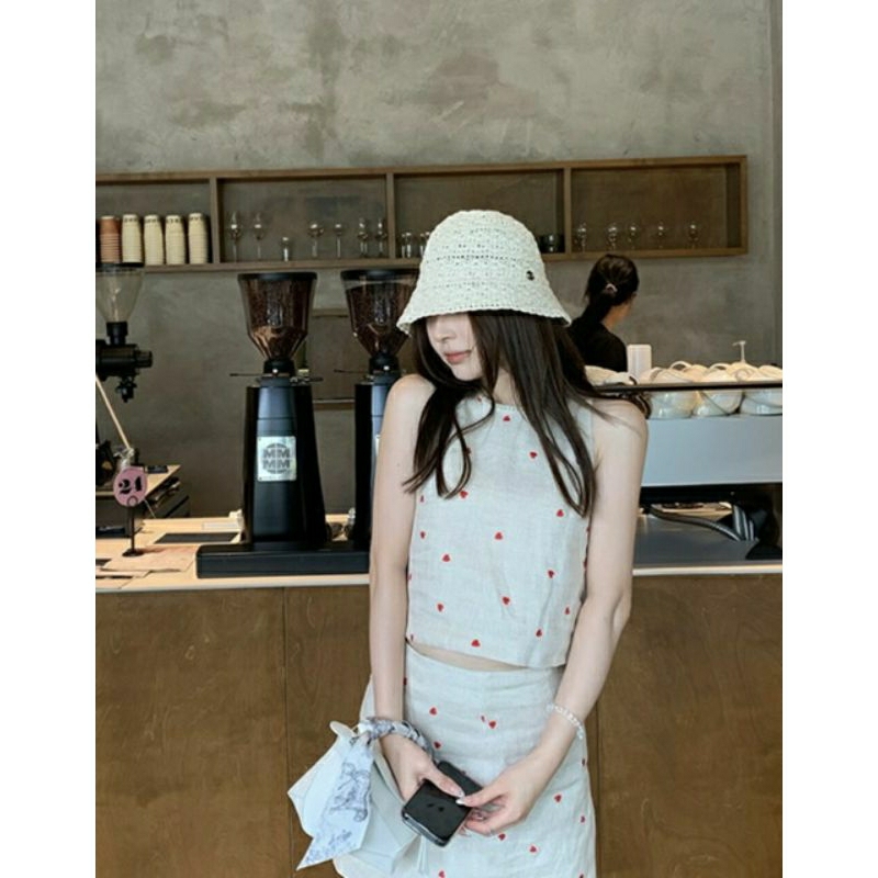 พร้อมส่งกดได้เลย SET 2 ชิ้น เสื้อแขนกุด + กระโปรงสั้น ลายหัวใจ