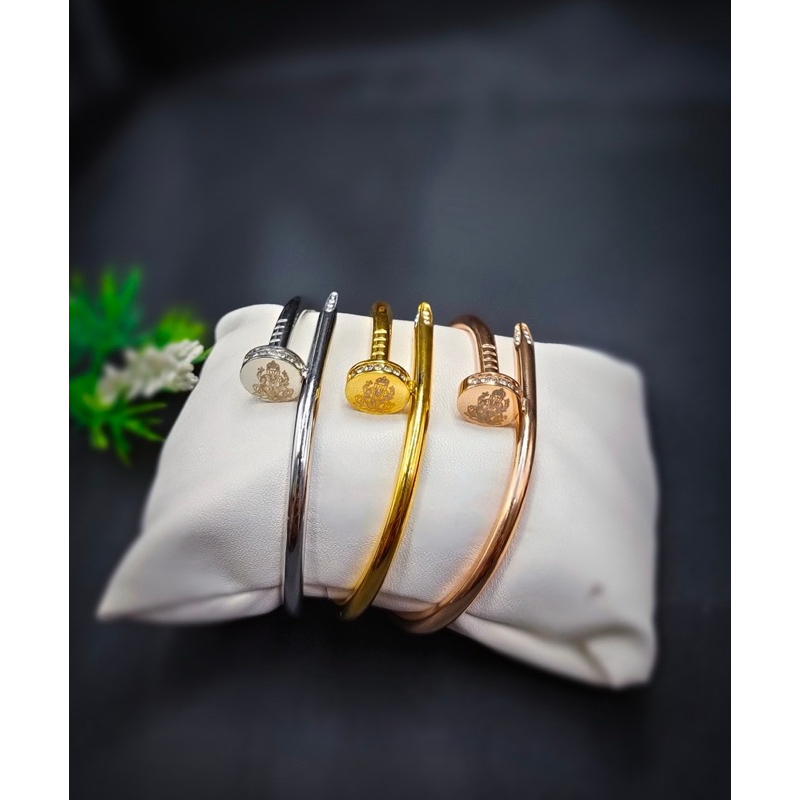 กำไลข้อมือทรงตะปูกำไลโอมพระพิฆเนศ