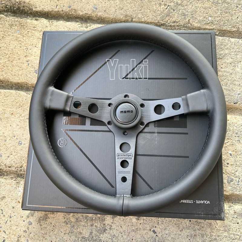 พวงมาลัย momo Prototipo  Black edition ก้านเรียบ 14นิ้ว พวงมาลัย MOMO หนังแท้