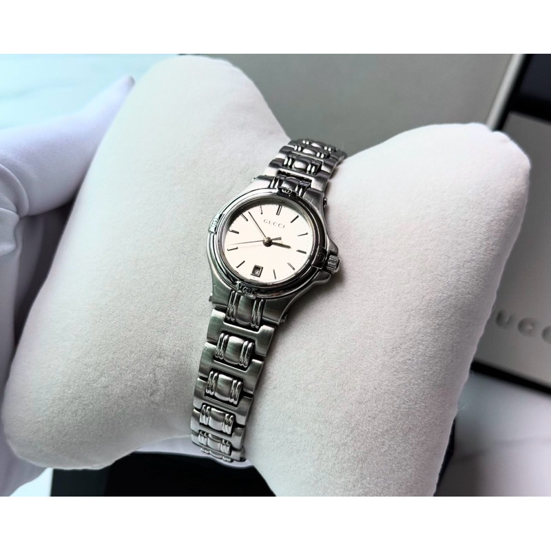 Gucci 9040L Silver Dial Lady Size