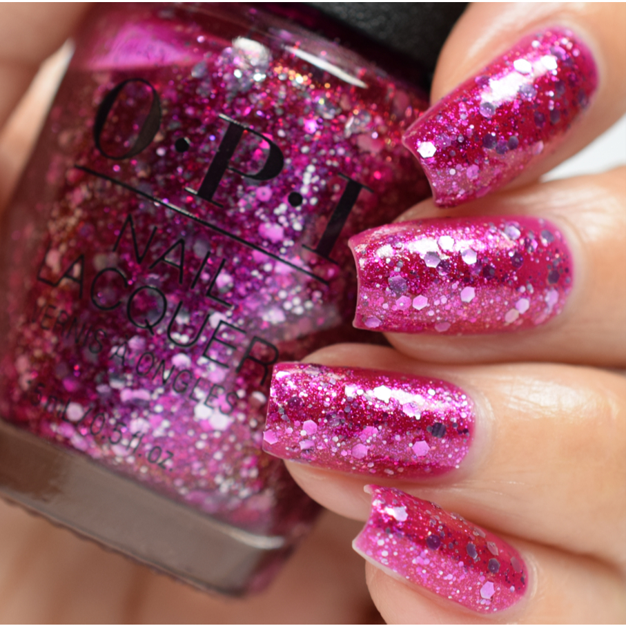 พร้อมส่ง OPI - I Pink It's Snowing สีชมพูมี Glitter ชมพูและเงินเล็กๆใหญ่ๆหลายขนาด จาก Jewel Be Bold Holiday แท้ 💯%
