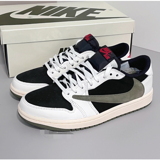 （ของแท้ 100 %）Travis Scott x nike Jordan Air Jordan 1 Low OG SPDZ4137-106