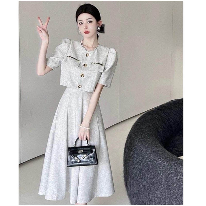 [NITTAYA] D2465 ชุดเซตเสื้อคอกลมแขนสั้นกระดุมหน้าแต่งกระเป๋ากระโปรงยาว เรียบหรูดูแพงลูกคุณหนูคุณใจใส่เที่ยว ออกงาน คาเฟ่