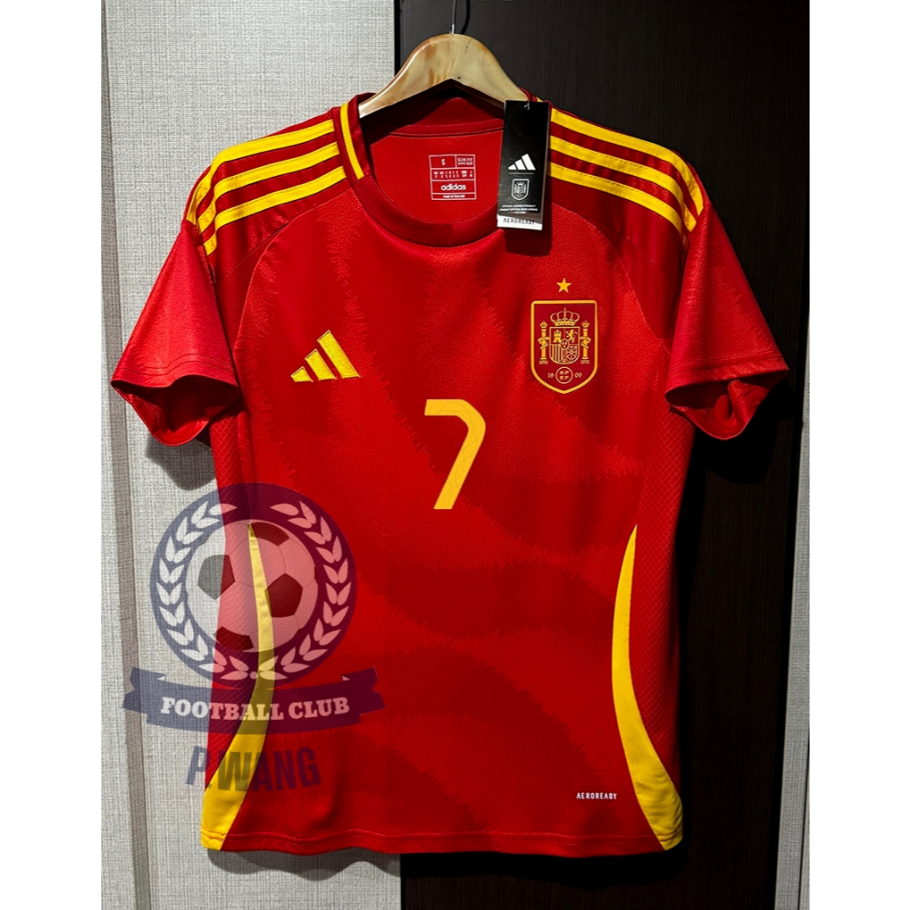 ใหม่ล่าสุด!! เสื้อฟุตบอลทีมชาติ สเปน Home เหย้า ยูโร 2024 [ 3A ] เกรดแฟนบอล พร้อมชื่อและเบอร์นักเตะในทีม หน้าหลัง