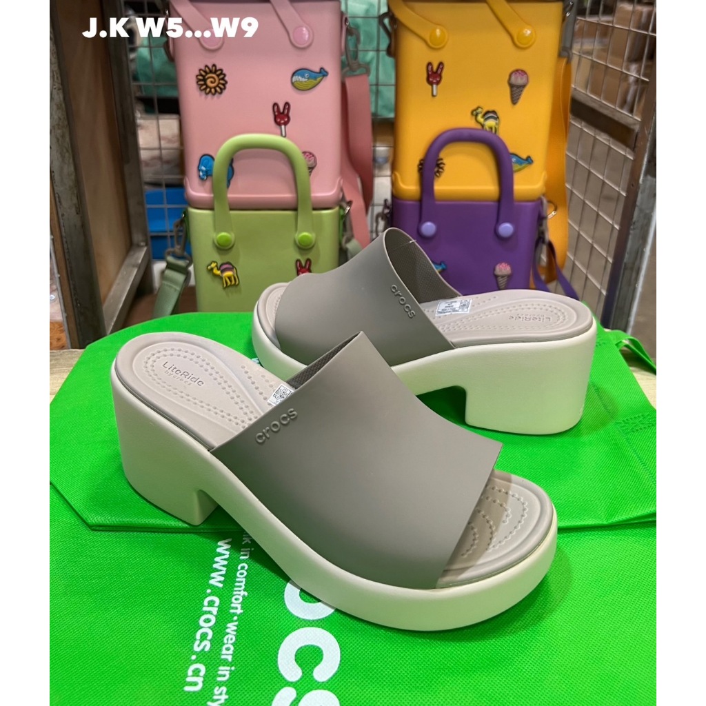 Crocs Brooklyn High Weidge Sandal รองเท้าแตะผู้หญิ่ง น้ำหนักเบาพื้นนี่มใส่สบายทันสมัยใส่สวย ส้นสูง 3"=6.1cm พร้มส่งในไทย