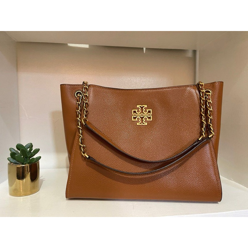 กระเป๋าหนังTory burch Britten small slouchy tote มือสอง