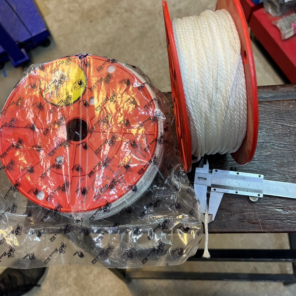 เชือกดึงลานสตาร์ทเครื่องตัดหญ้ากระทิงดำแท้ NB - RBC411 ขนาดเชือก 3 มิล กระทิงดำแท้ 1เมตร