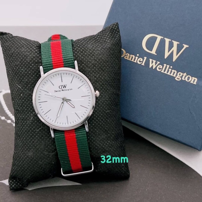 นาฬิกาแฟชั่นสายผ้า Daniel Wellington