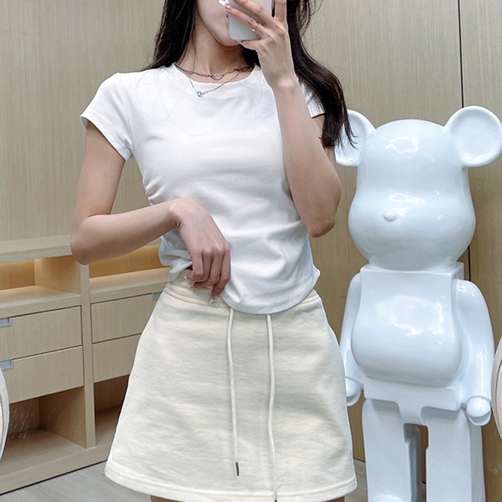 พร้อมส่ง 2024ฤดูร้อนใหม่ เสื้อยืดสวย ผู้หญิง เสื้อยืด แฟชั่น แขนสั้น คอกลม ทรงสลิมฟิต เสื้อสาวอวบ หลากสี เสื้อยืดรัดรูป