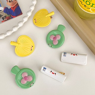 ในไทย-พร้อมส่ง✨กิ๊บหนีบผม ลายการ์ตูนน่ารัก คลิปด้านข้างหน้าม้า Insสไตล์เกาหลี นักเรียนสำหรับผู้หญิง ความน่าสนใจตลก-M