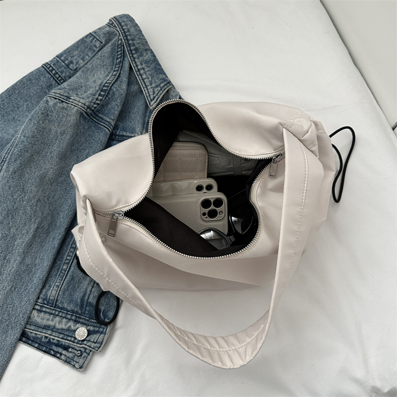 bag_1(BAG2079) กระเป๋าสะพายไหล่ผ้าไนล่อนสีพื้น-ด้านข้างปรับรูดได้