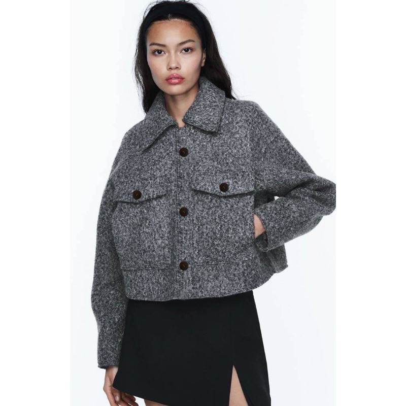 Zara Cropped Boucle Jacket with pocket Grey แท้ เสื้อแจ็กเก็ต ผ้าขนนุ่มมาก รุ่นกระดุมหน้า
