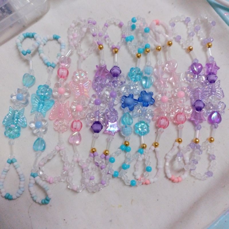 S.1สายคาดรองเท้า ที่ห้อยตกแต่งรองเท้าแนวเจ้าหญิง ราคาต่อ 1คู่2ชิ้น(รูปแบบของลูกปัดอาจเปลี่ยนไป แต่โทนสีจะไม่เปลี่ยน)