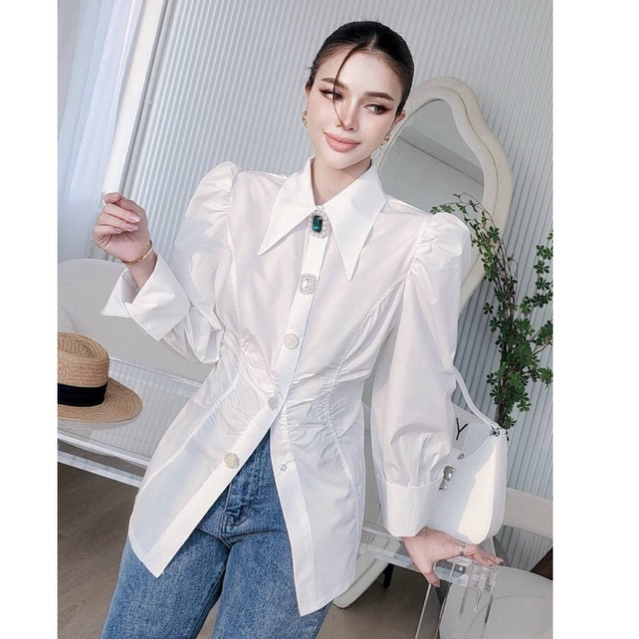 Karat vintage shirt เสื้อเชิ๊ตดีเทลที่ปังที่สุด สวยหรูหรามาก ดีเทลกระดุมนำเข้าเกรดพิเศษ สวยทุกเม็ด ใครใส่ก็สวย