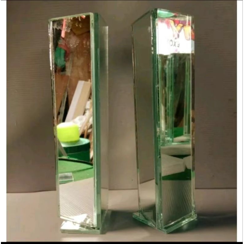 กระจกเงาล่อปลาหมอสีกระจกสามเหลี่ยมสูง 10 นิ้ว