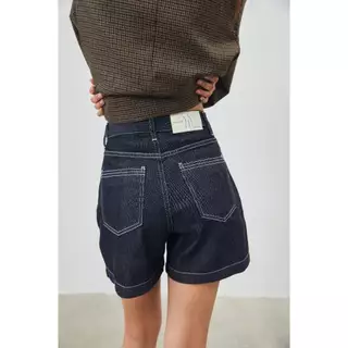 TGDA.CO - กางเกงยีนส์ขาสั้น Body girl รุ่น Otis Linear shorts (new color released!) (พร้อมส่ง)