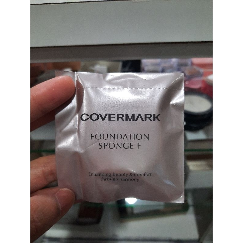 ฟองน้ำเกลี่ยรองพื้น(ฟลอเลส ฟิต) Covermark Foundation Sponge F (Flawless fit) จำนวน 1 ชิ้น
