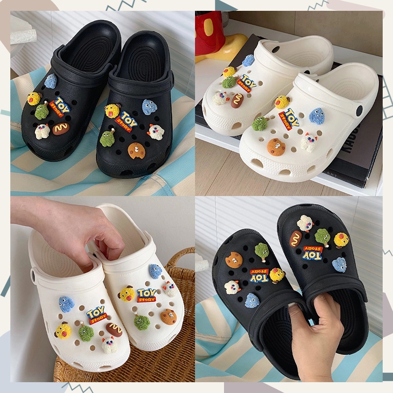 Luckkyshoes แฟชั่นใหม่ รองเท้าหัวโตแฟชั่น งานรัดส้นทรงสวย สีสันคุมโทน น้ำหนักเบามาพร้อมตัวติดการ์ตูนแบบเก๋ๆให้ไปด้วยบอกเ
