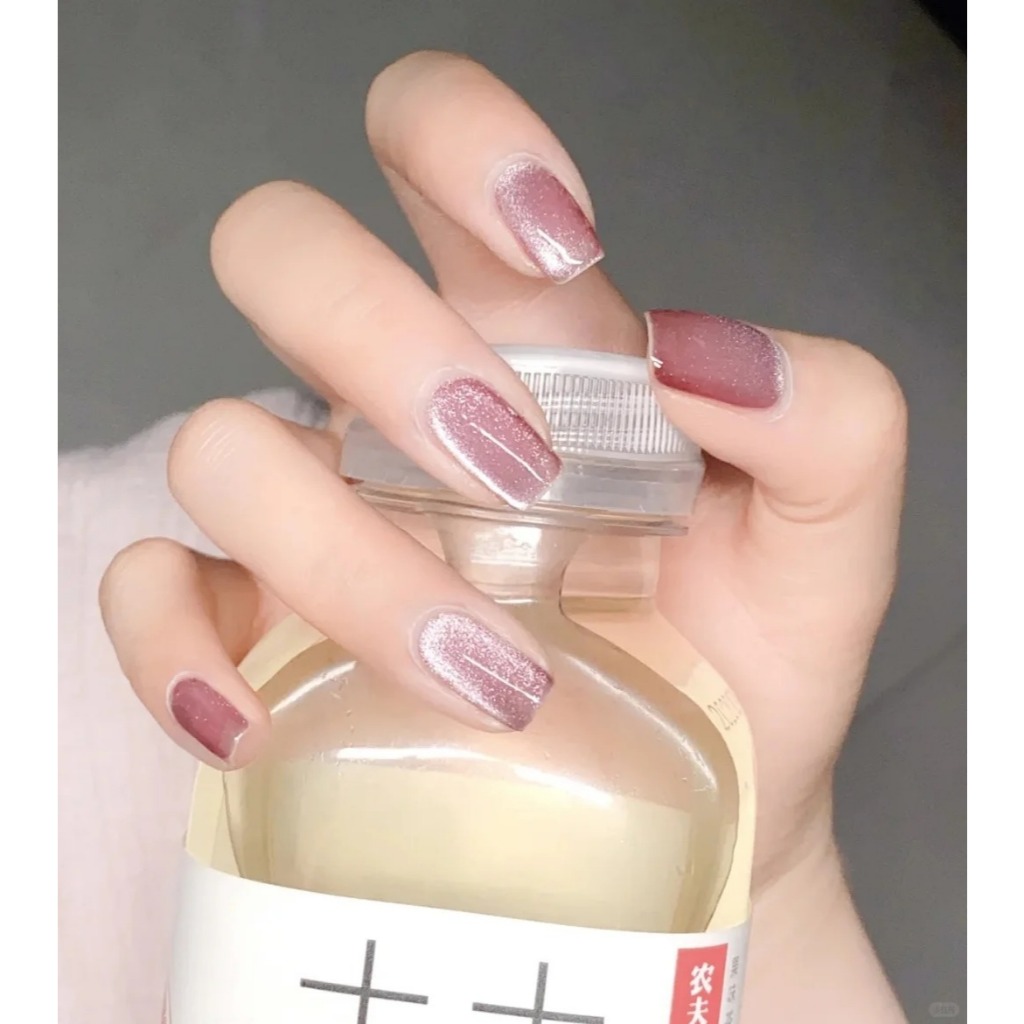 สีทาเล็บเจลแคทอาย โทนม่วงตุ่นสีสุภาพ ใช้ได้กับทุกสีผิว สีชัด ติดทนนาน L010 ปริมาณ 10 ml - รูปที่ 2