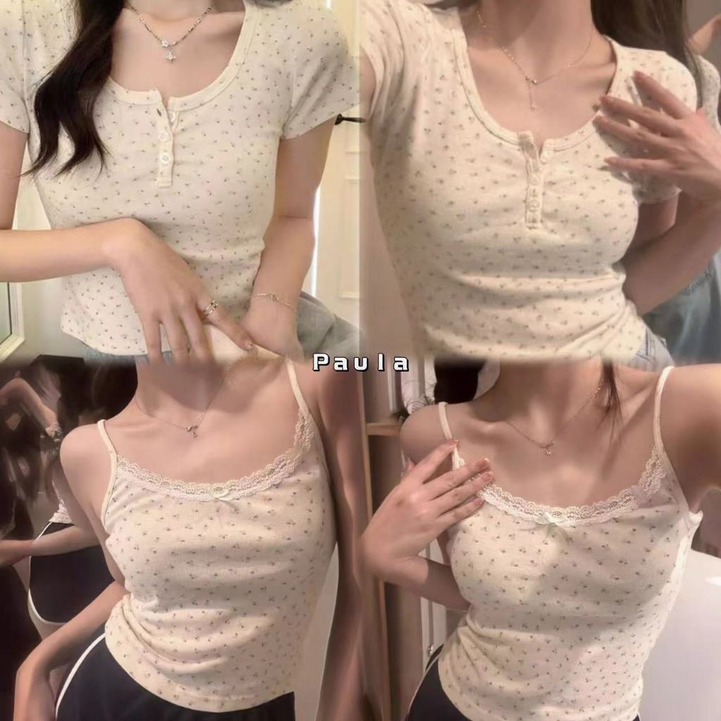 Paula พร้อมส่ง เสื้อยืด พร้อมส่ง คอวี เสื้อครอปเเขนสั้นสีนวลลายดอกไม้ สไตล์เกาหลี สําหรับผู้หญิง เสื้อสายเดี่ยวเสริม
